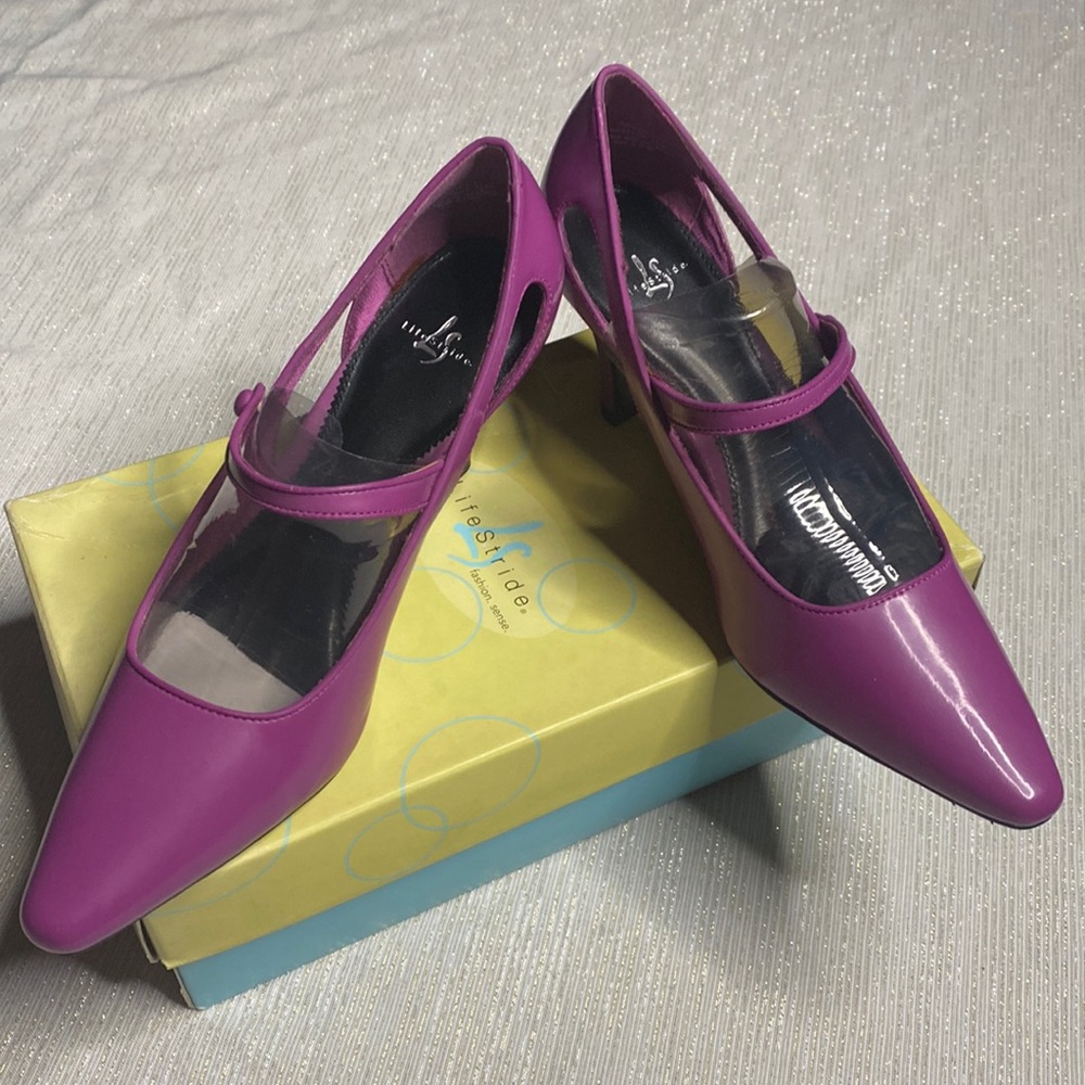 Life Stride ANDREA-SPARKLING GRAP women’s shoes size 7 1/2 purple color